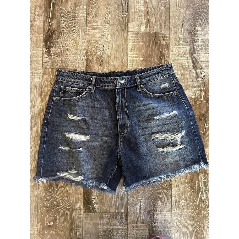 Kancan Distressed High Rise Frayed Hem Relaxed Denim Girlfriend Shorts 13/30 - Picture 8 of 11